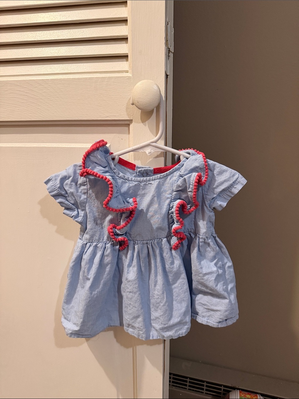 crown & ivy Light Blue Toddler Ruffle Front Top with Pink Trim